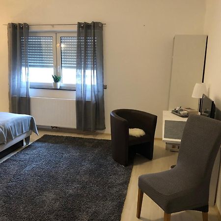 Münzenberg Pension Am Roemerhof מראה חיצוני תמונה