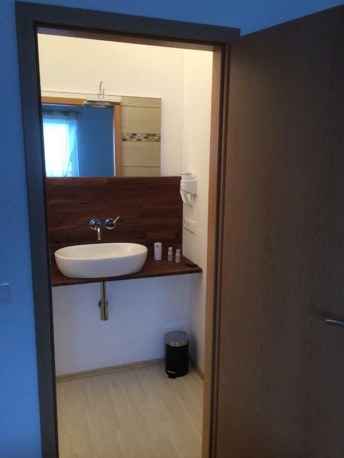 Münzenberg Pension Am Roemerhof מראה חיצוני תמונה