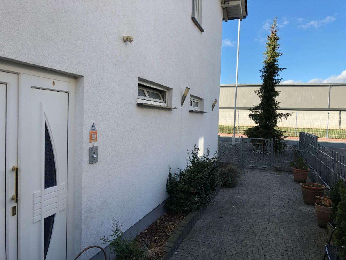 Münzenberg Pension Am Roemerhof מראה חיצוני תמונה